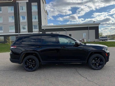 2022 Jeep Grand Cherokee L Altitude 4WD