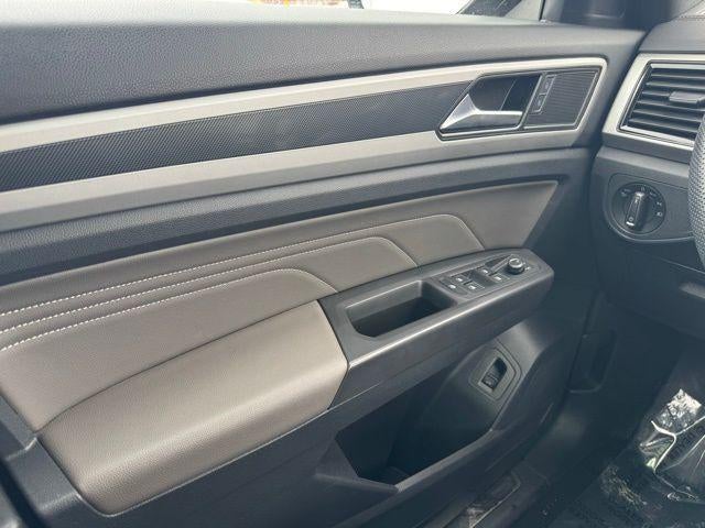 2022 Volkswagen Atlas Cross Sport 2.0T SEL R-Line AWD
