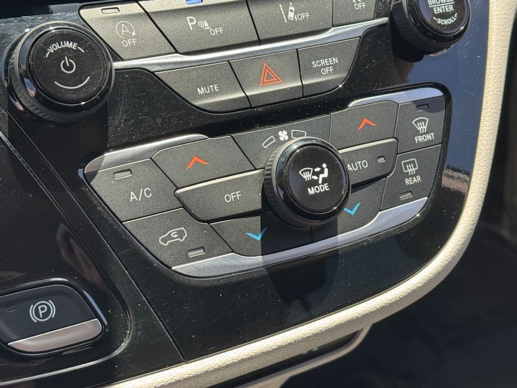 2024 Chrysler Pacifica Touring L FWD