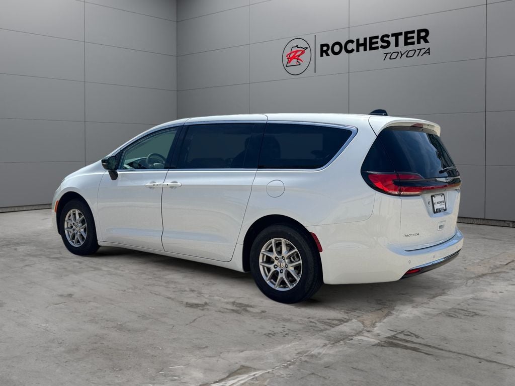 2024 Chrysler Pacifica Touring L FWD