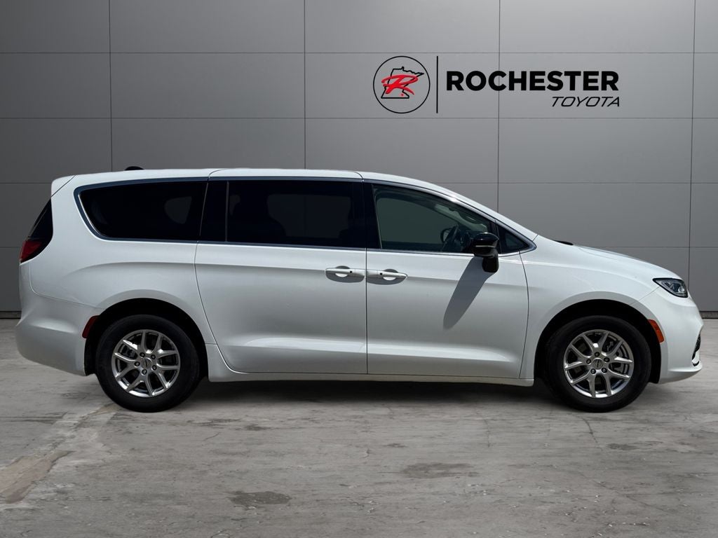 2024 Chrysler Pacifica Touring L FWD