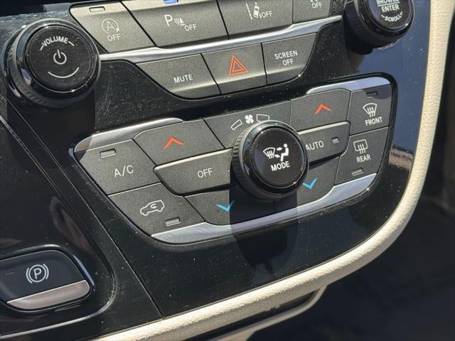 2024 Chrysler Pacifica Touring L FWD