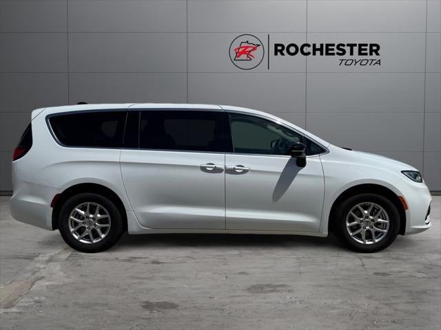 2024 Chrysler Pacifica Touring L FWD