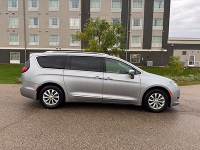 2019 Chrysler Pacifica Touring L FWD
