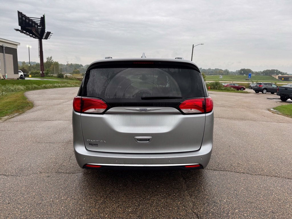 2019 Chrysler Pacifica Touring L FWD