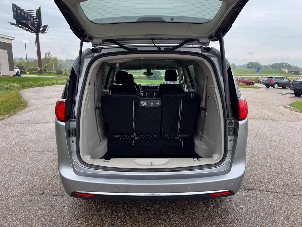 2019 Chrysler Pacifica Touring L FWD