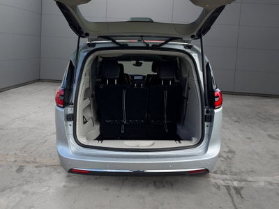 2024 Chrysler Pacifica Touring L FWD