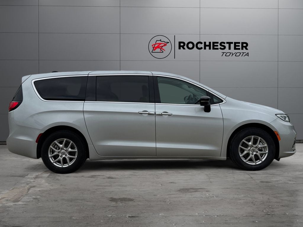 2024 Chrysler Pacifica Touring L FWD