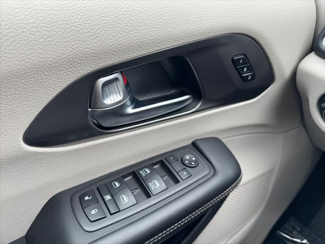 2024 Chrysler Pacifica Touring L FWD