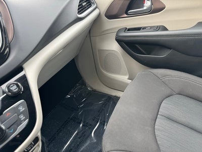 2024 Chrysler Voyager LX FWD