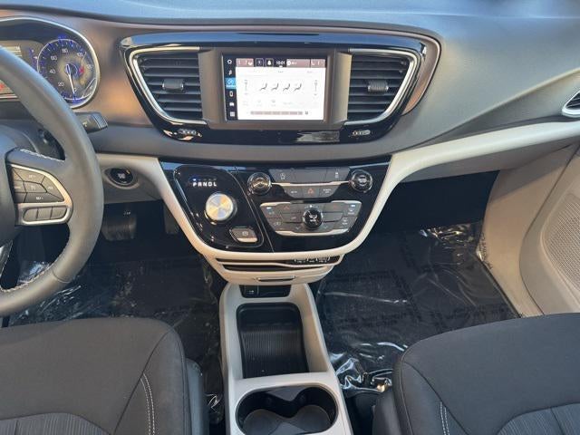 2024 Chrysler Voyager LX FWD