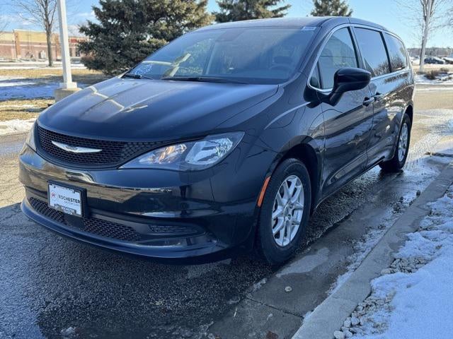 2024 Chrysler Voyager LX FWD