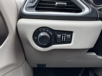 2023 Chrysler Voyager LX FWD