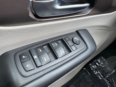 2023 Chrysler Voyager LX FWD