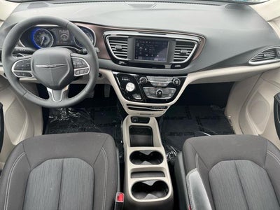 2023 Chrysler Voyager LX FWD