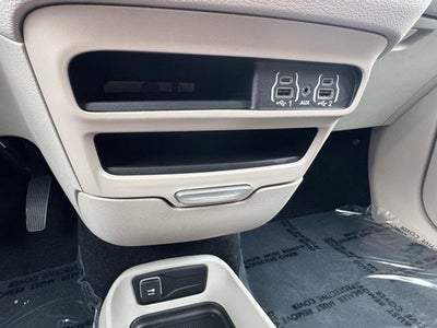 2023 Chrysler Voyager LX FWD