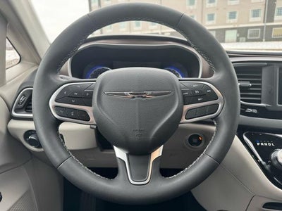 2023 Chrysler Voyager LX FWD