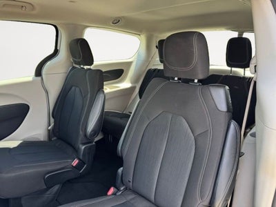 2023 Chrysler Voyager LX FWD