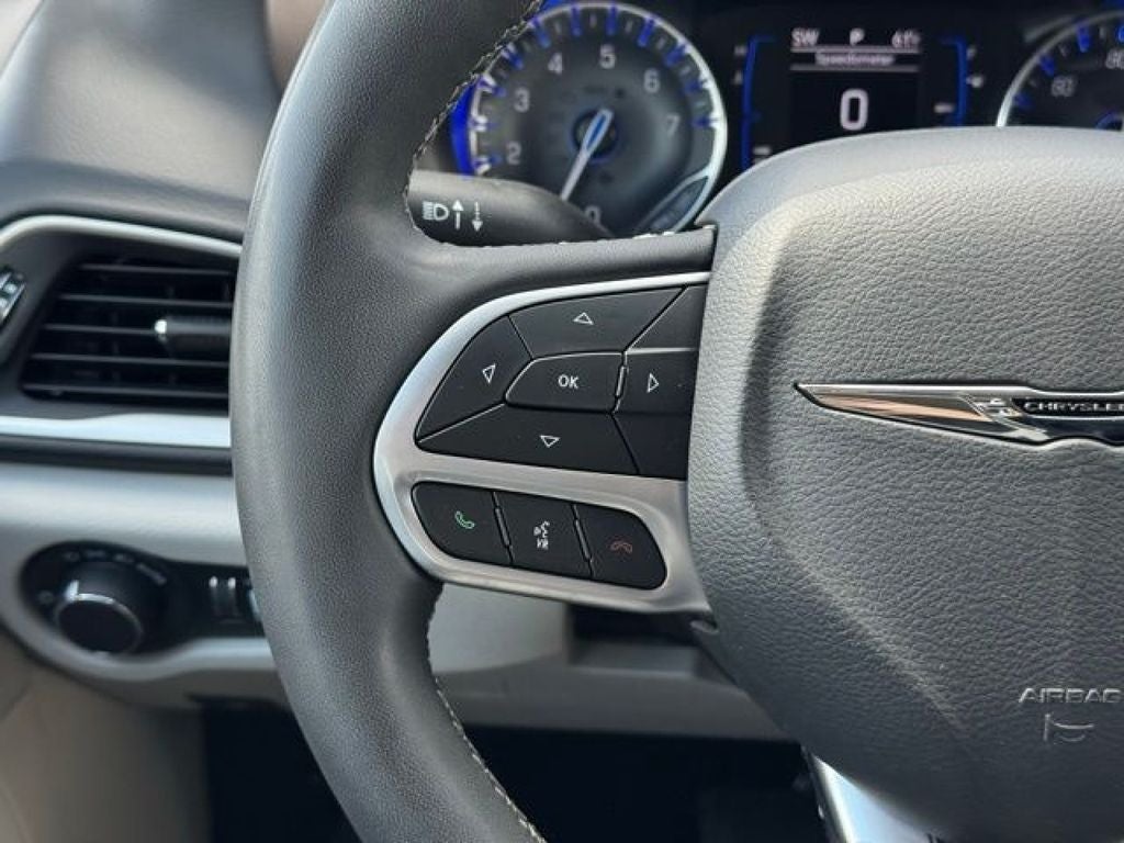 2023 Chrysler Voyager LX FWD