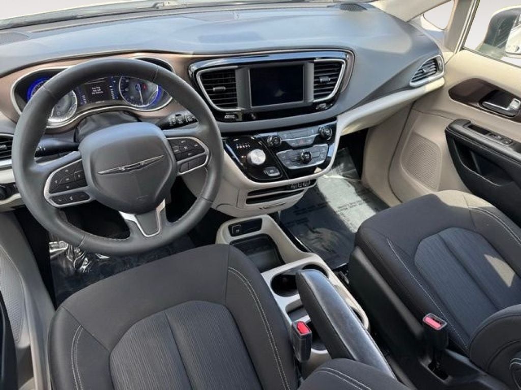2023 Chrysler Voyager LX FWD