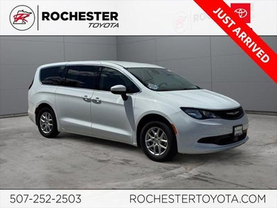 2023 Chrysler Voyager LX FWD