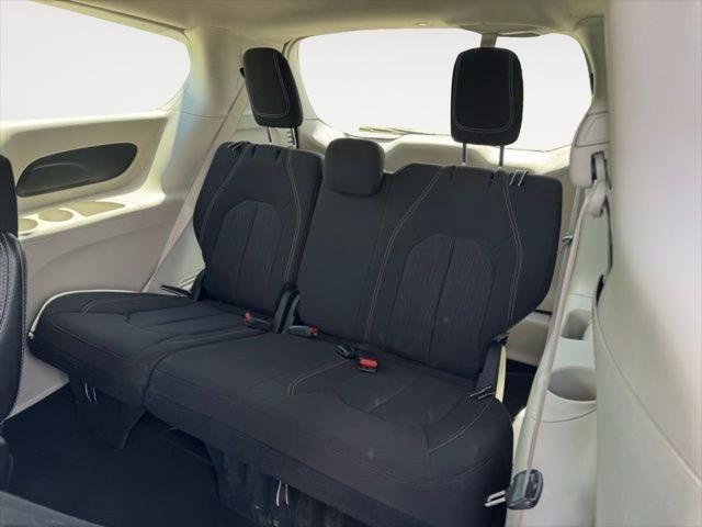 2023 Chrysler Voyager LX FWD