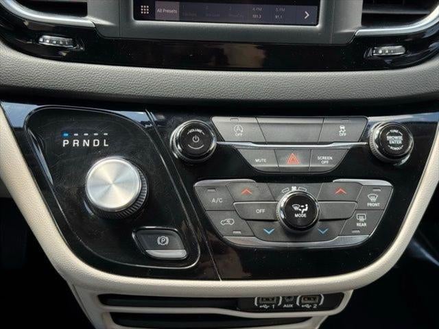 2023 Chrysler Voyager LX FWD