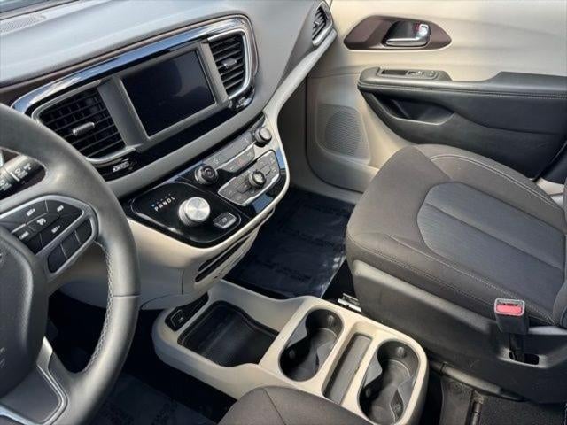 2023 Chrysler Voyager LX FWD