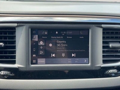 2023 Chrysler Voyager LX FWD