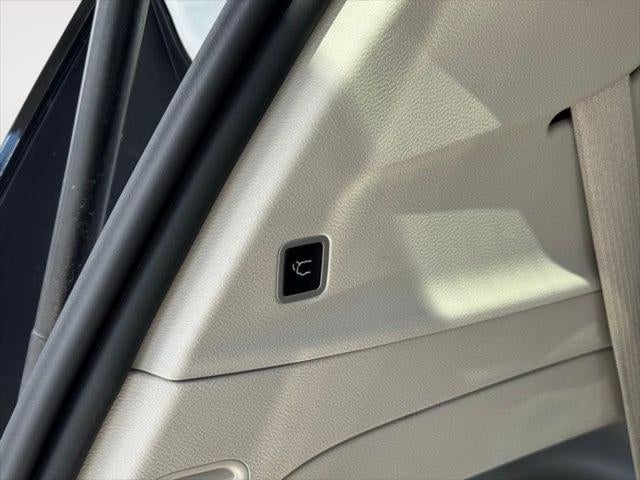 2023 Chrysler Voyager LX FWD