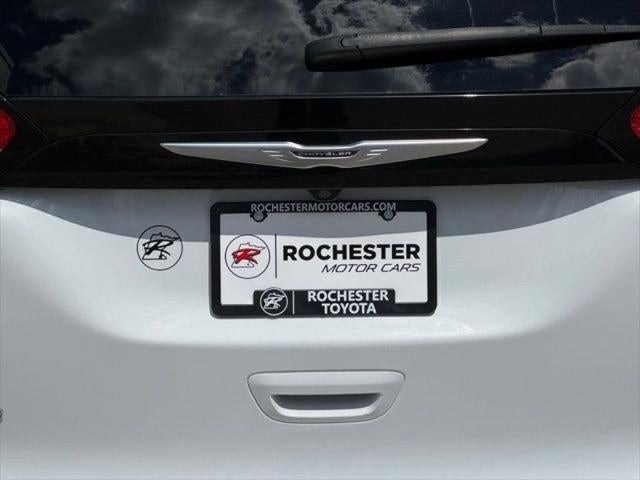 2023 Chrysler Voyager LX FWD