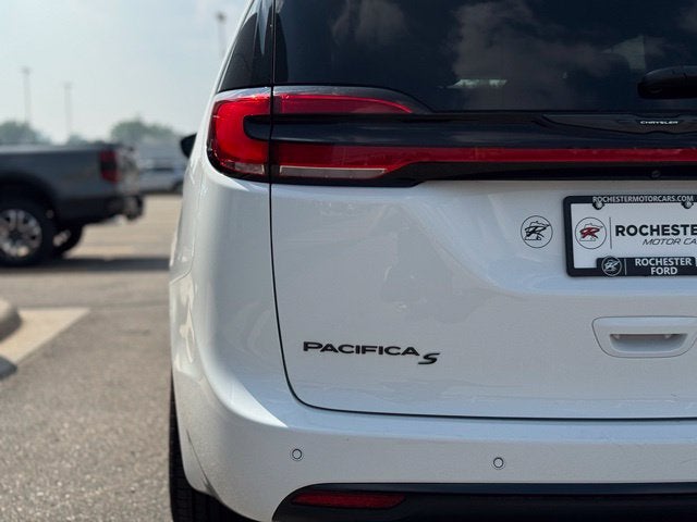 2025 Chrysler Pacifica Limited FWD