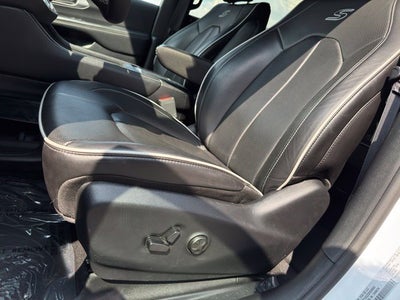 2025 Chrysler Pacifica Limited FWD