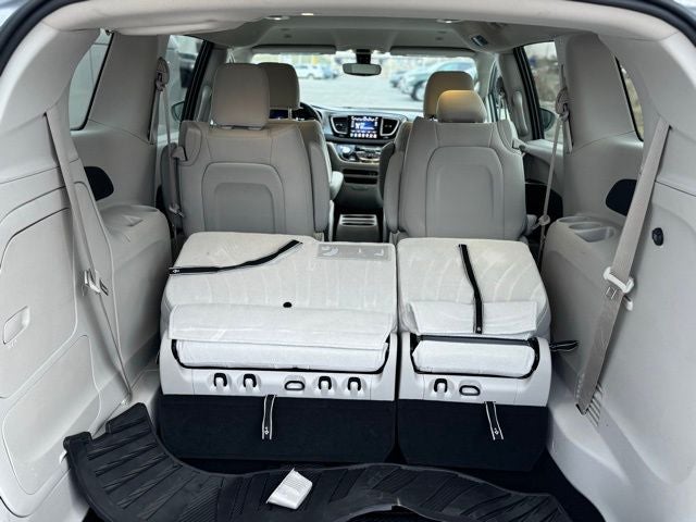 2019 Chrysler Pacifica Hybrid Touring Plus FWD