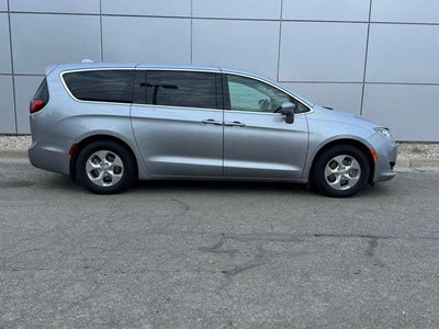 2019 Chrysler Pacifica Hybrid Touring Plus FWD