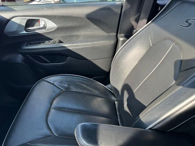 2020 Chrysler Pacifica Hybrid Limited FWD