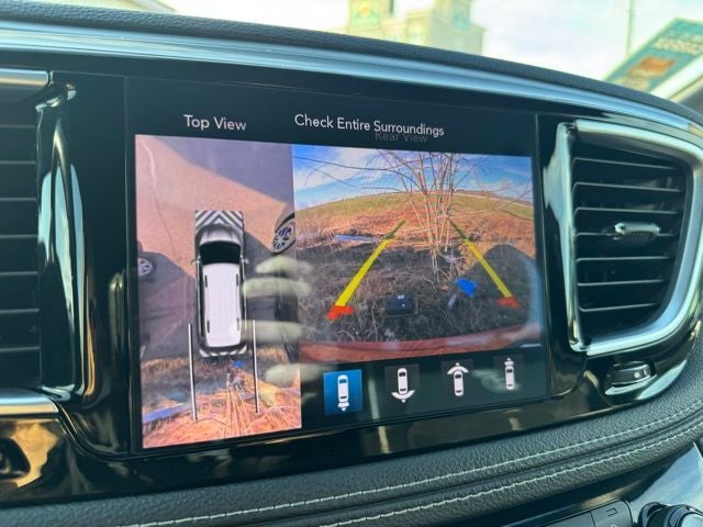 2020 Chrysler Pacifica Hybrid Limited FWD