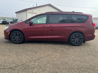 2020 Chrysler Pacifica Hybrid Limited FWD