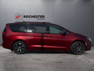 2020 Chrysler Pacifica Hybrid Limited FWD