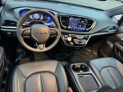 2024 Chrysler Pacifica Hybrid Select FWD