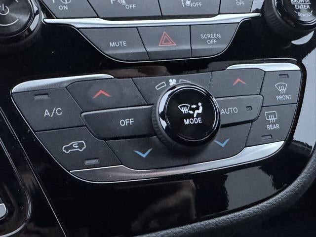 2024 Chrysler Pacifica Hybrid Select FWD