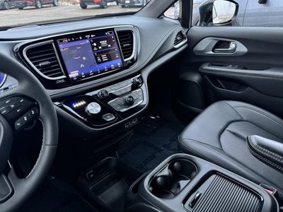 2024 Chrysler Pacifica Hybrid Select FWD