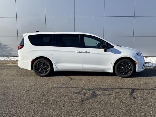 2024 Chrysler Pacifica Hybrid Select FWD
