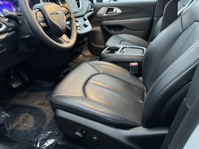 2024 Chrysler Pacifica Hybrid Select FWD