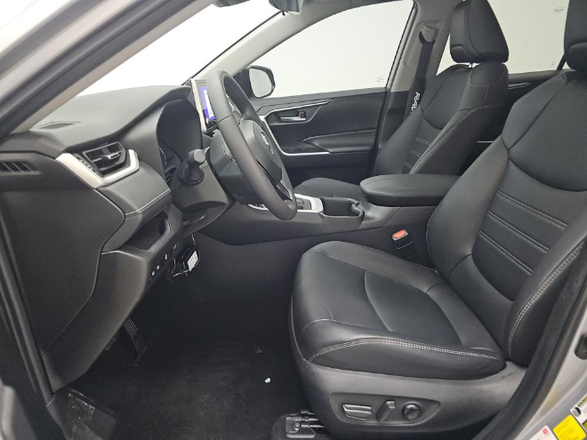 2025 Toyota RAV4 XLE Premium AWD