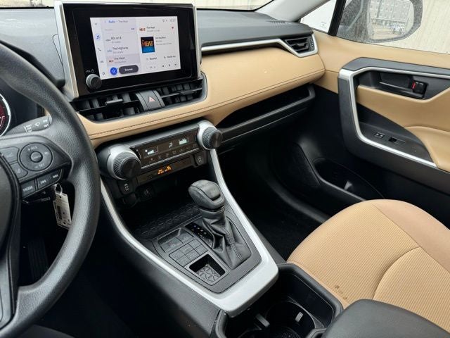 2025 Toyota RAV4 LE AWD