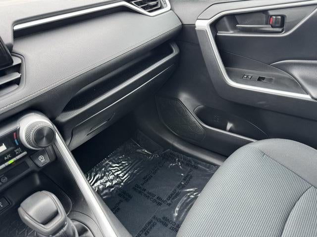 2021 Toyota RAV4 LE AWD