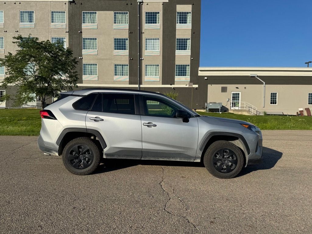 2021 Toyota RAV4 LE AWD