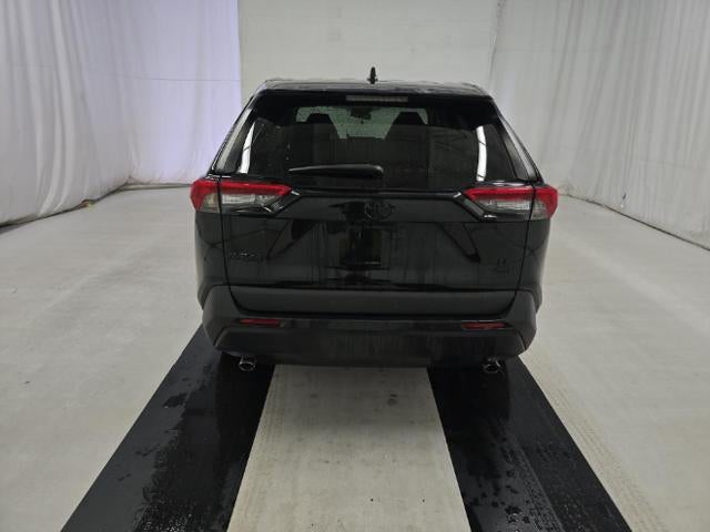 2022 Toyota RAV4 LE AWD