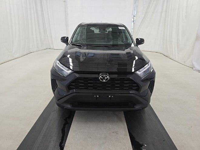 2025 Toyota RAV4 LE AWD